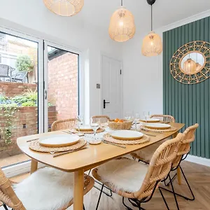 Holiday home Athelstan Townhouse - A Chic Townhouse In The Heart Of Historical 5mins To Centre, Exeter