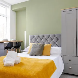 Apartment Bay, Cardiff